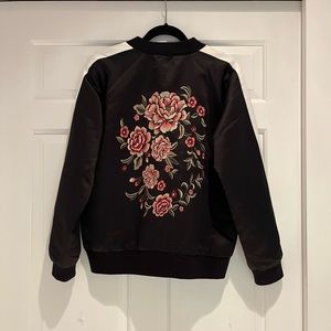 Bomber jacket black satin embroidered. Size XL.